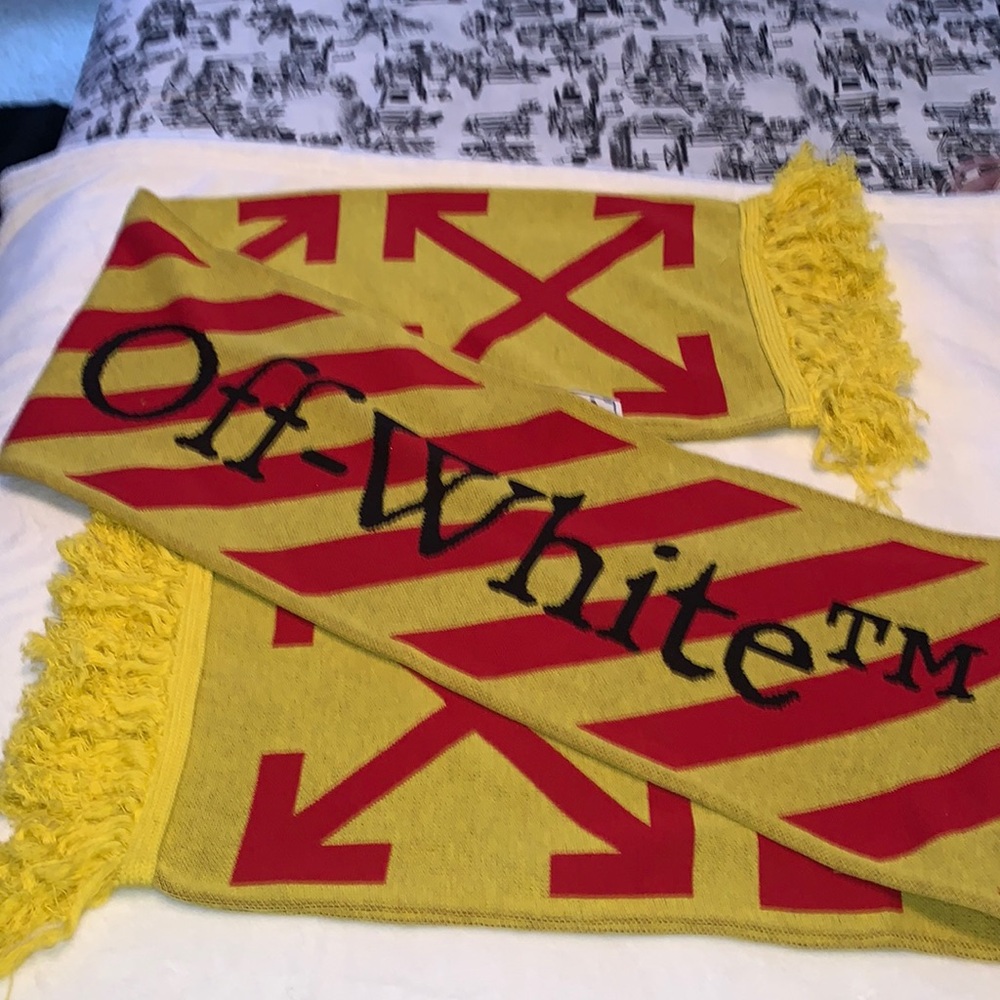 Off-White scarf